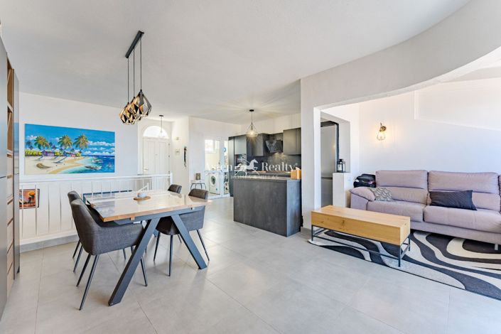 Image No.6-3 Bed House for sale