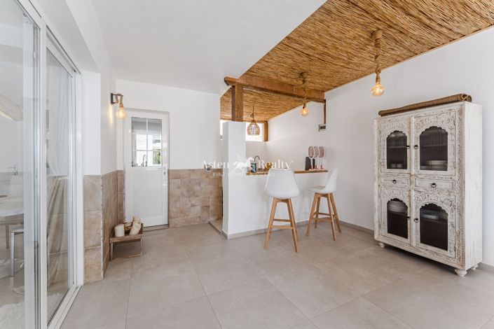 Image No.6-3 Bed Villa for sale