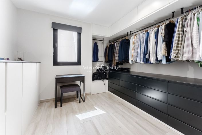 Image No.11-2 Bed Flat for sale