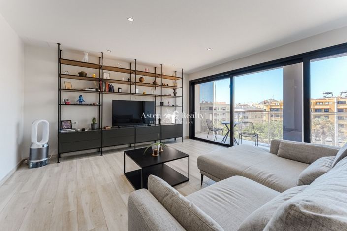 Image No.5-2 Bed Flat for sale