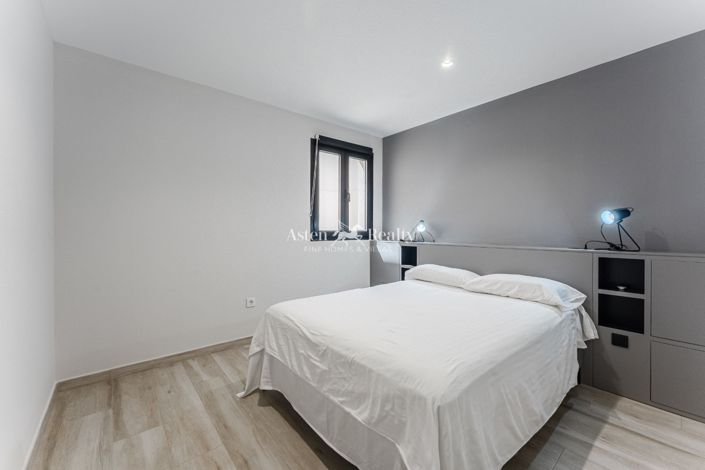 Image No.9-2 Bed Flat for sale