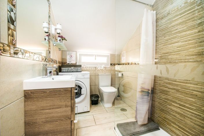 Image No.9-1 Bed Flat for sale