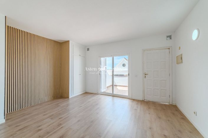 Image No.4-Studio for sale