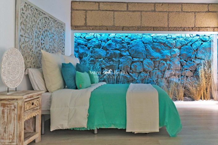 Image No.11-3 Bed House for sale