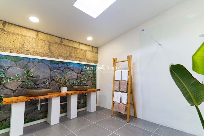 Image No.15-3 Bed House for sale