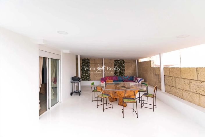 Image No.8-3 Bed House for sale