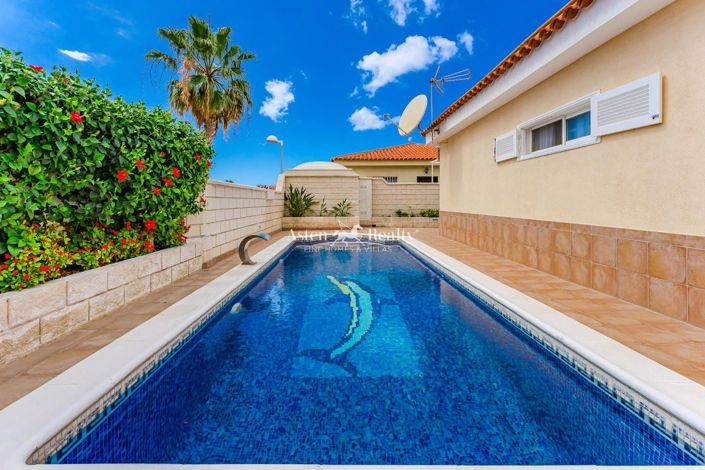 Image No.1-3 Bed Villa for sale