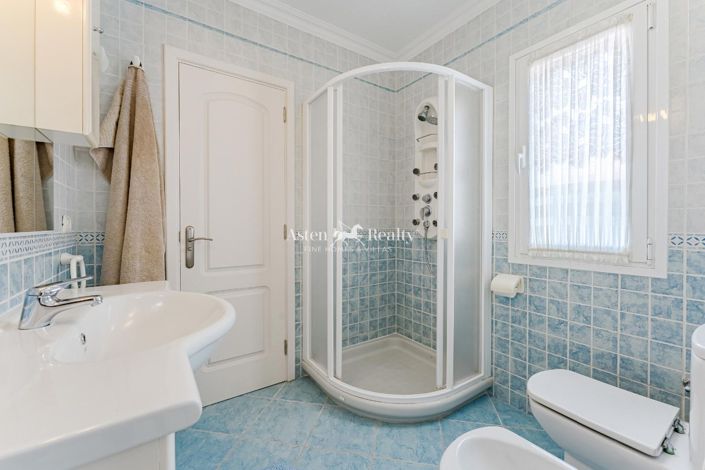 Image No.11-3 Bed Villa for sale