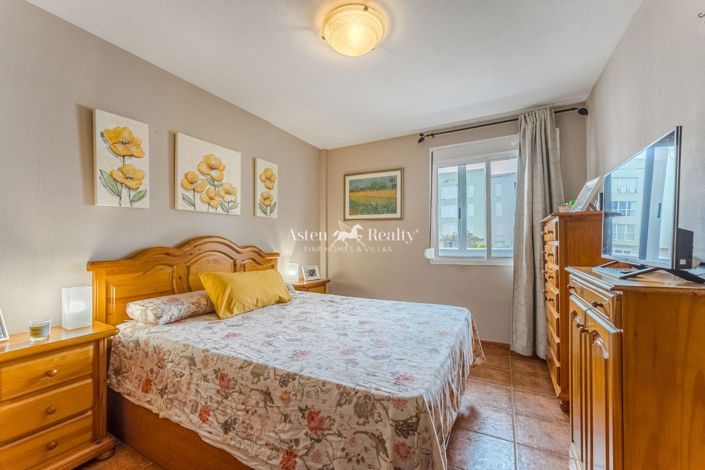 Image No.16-3 Bed Flat for sale