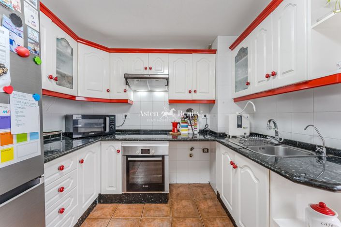 Image No.3-3 Bed Flat for sale