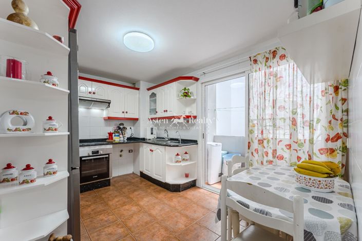 Image No.5-3 Bed Flat for sale