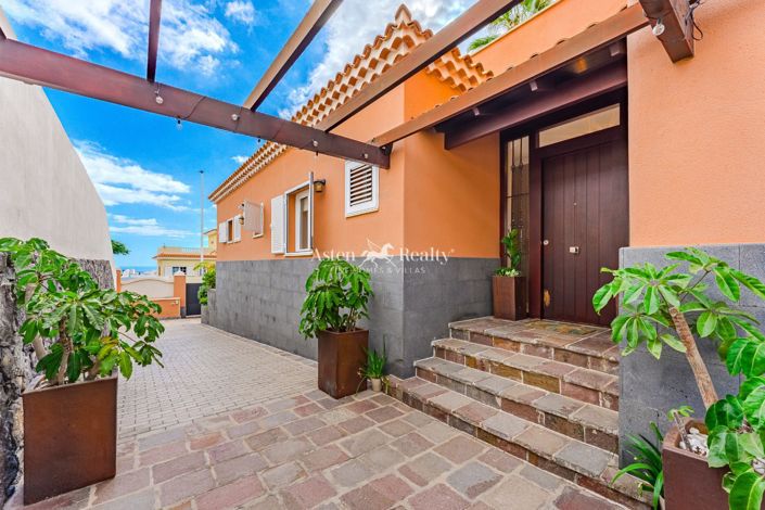 Image No.3-4 Bed Villa for sale