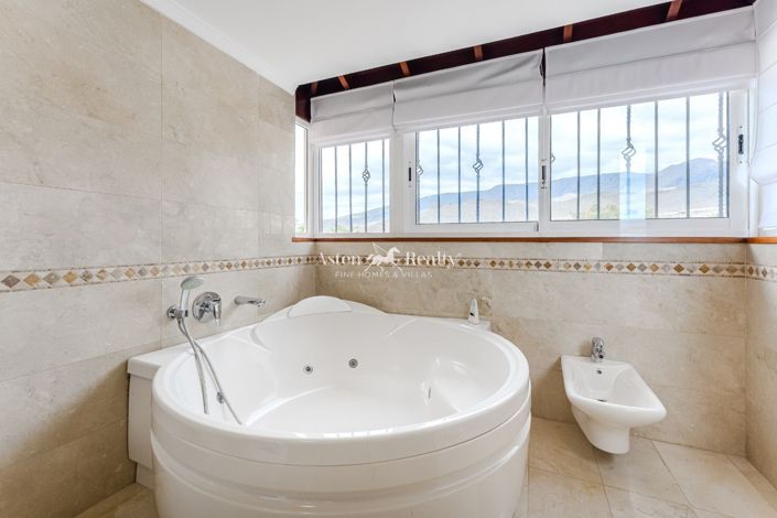 Image No.24-4 Bed Villa for sale