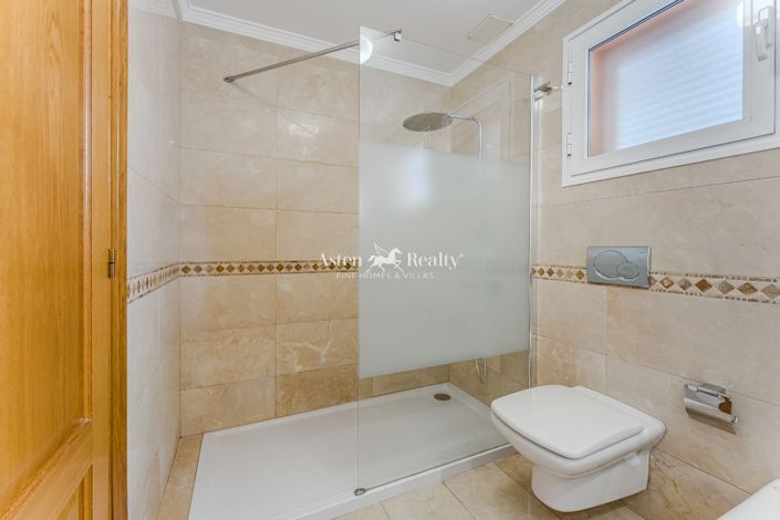 Image No.28-4 Bed Villa for sale