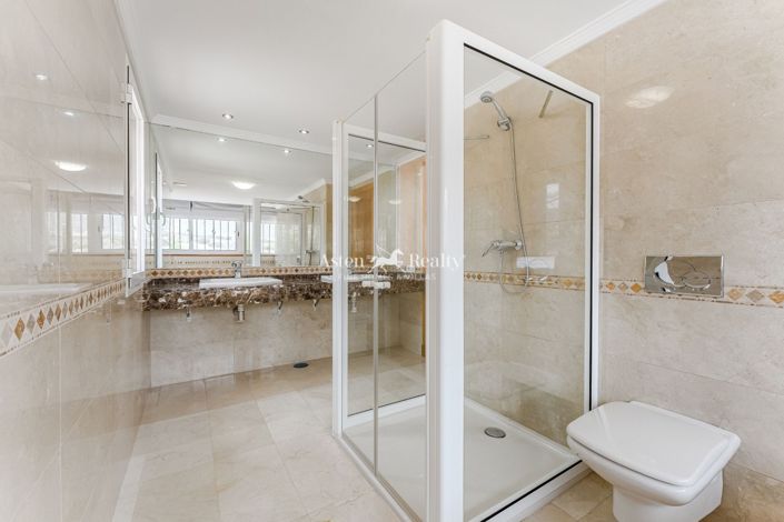 Image No.36-4 Bed Villa for sale