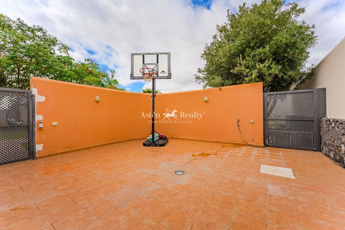 Image No.40-4 Bed Villa for sale