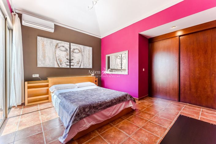 Image No.14-2 Bed House for sale