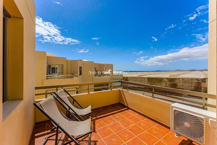 Image No.15-2 Bed House for sale