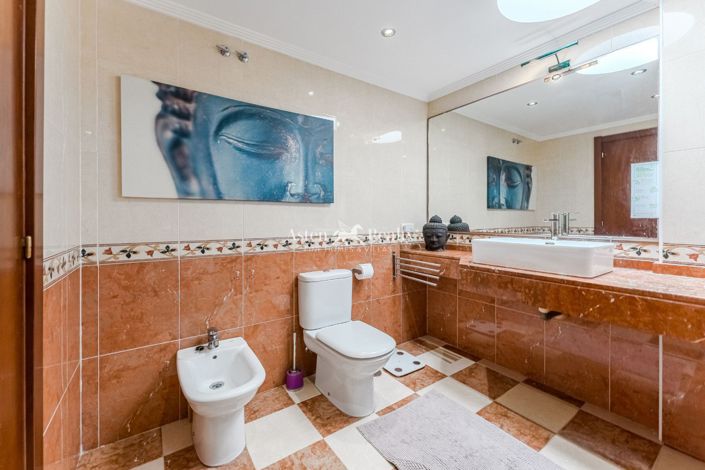 Image No.21-2 Bed House for sale