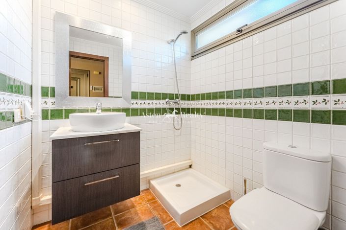 Image No.10-2 Bed House for sale