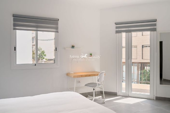 Image No.13-4 Bed Property for sale