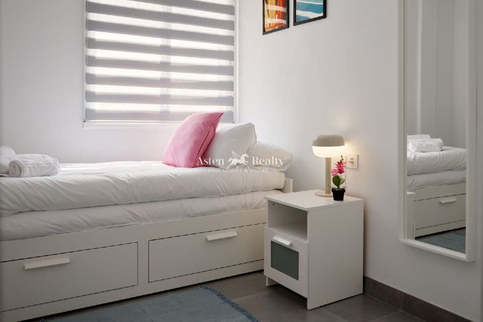 Image No.14-4 Bed Property for sale