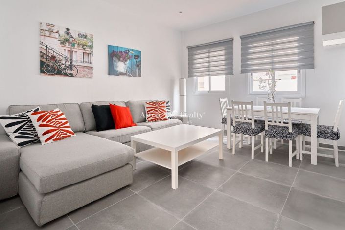 Image No.2-4 Bed Property for sale