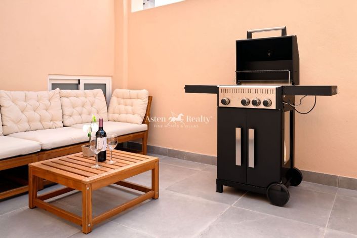 Image No.20-4 Bed Property for sale