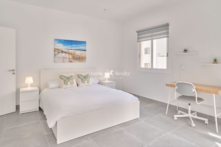 Image No.7-4 Bed Property for sale