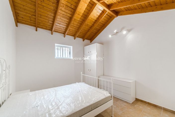 Image No.10-4 Bed House for sale