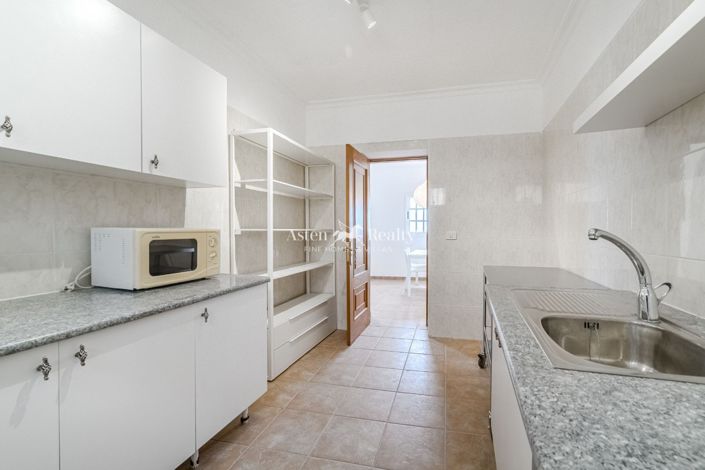 Image No.13-4 Bed House for sale