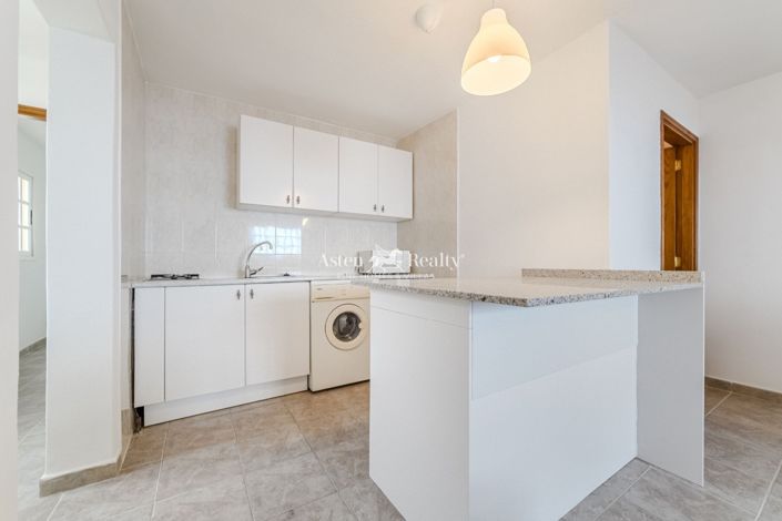 Image No.17-4 Bed House for sale