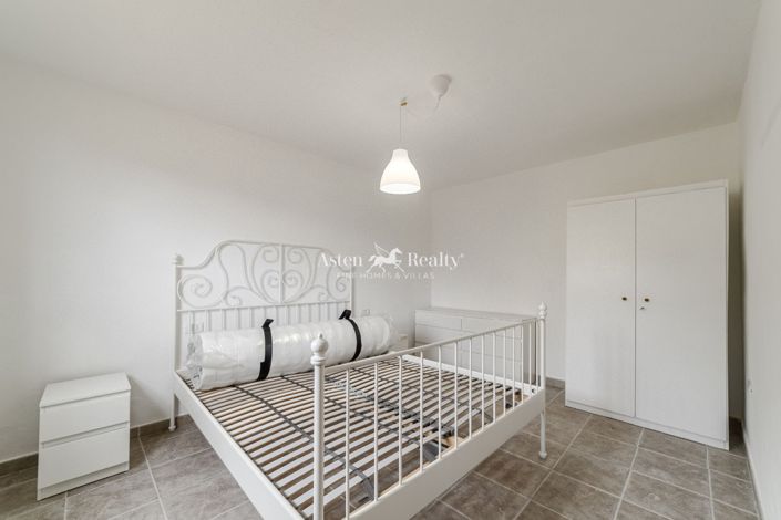 Image No.19-4 Bed House for sale