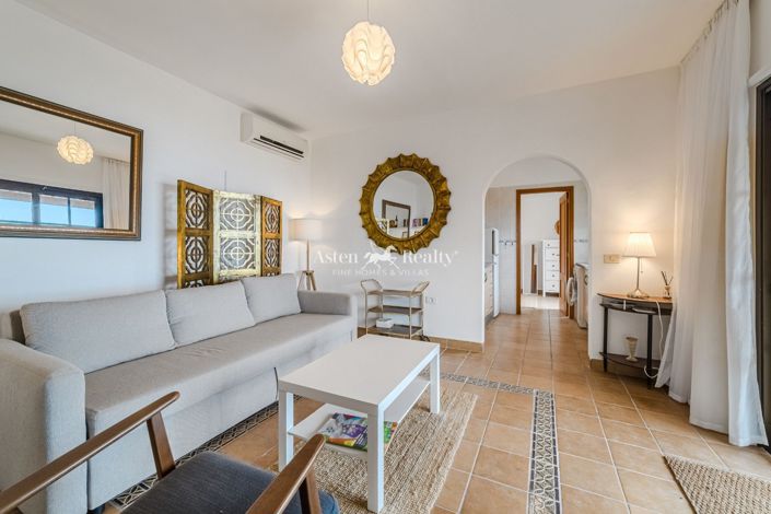 Image No.25-4 Bed House for sale