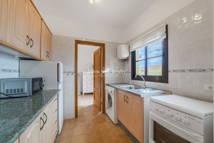 Image No.26-4 Bed House for sale