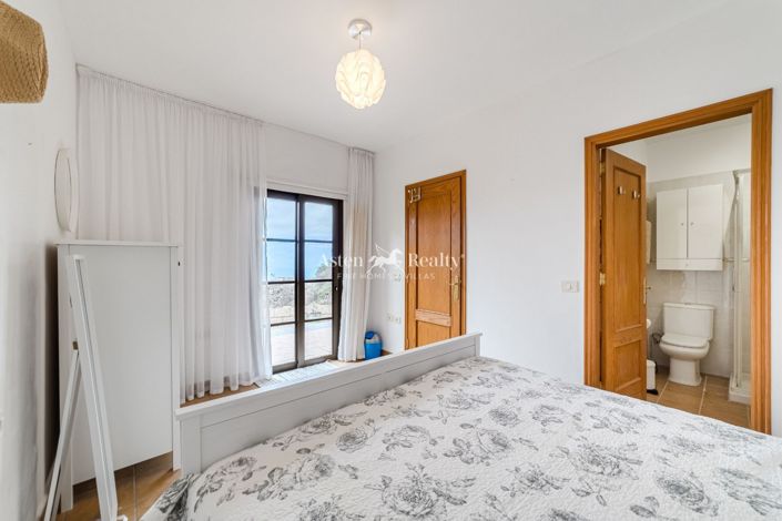 Image No.30-4 Bed House for sale