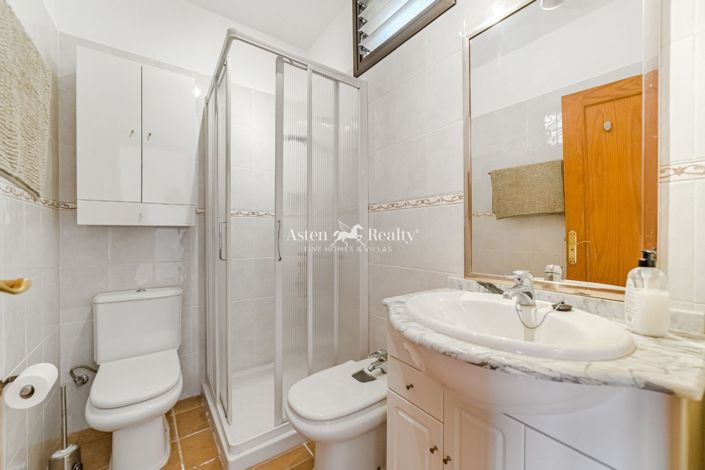 Image No.31-4 Bed House for sale