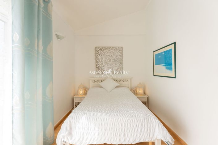 Image No.11-11 Bed Villa for sale