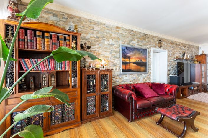 Image No.23-11 Bed Villa for sale