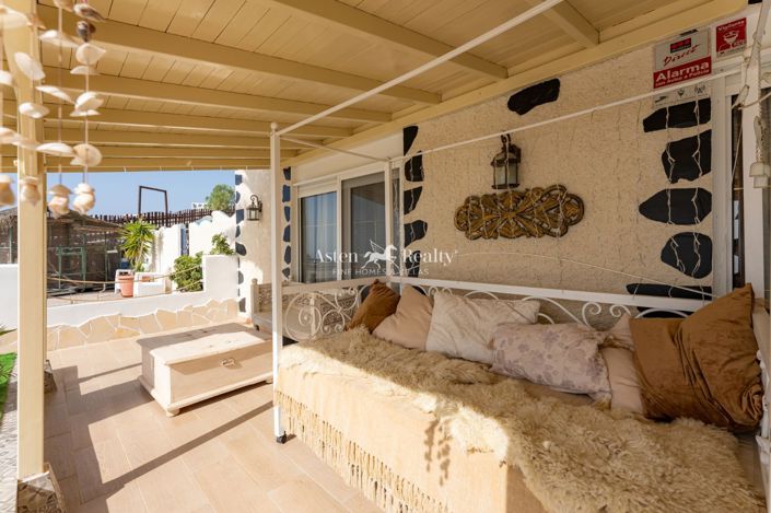 Image No.25-11 Bed Villa for sale