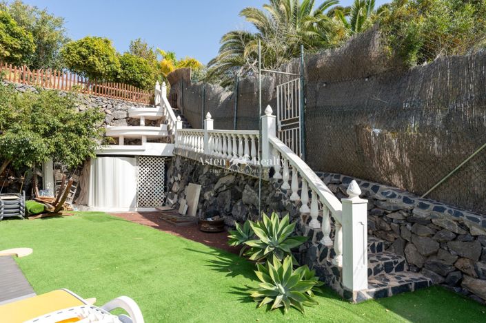 Image No.30-11 Bed Villa for sale