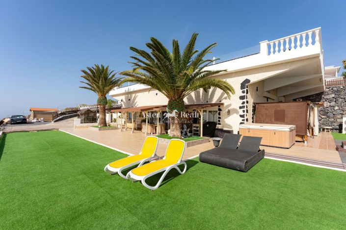 Image No.34-11 Bed Villa for sale