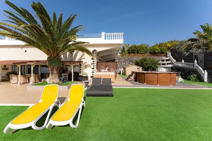 Image No.35-11 Bed Villa for sale