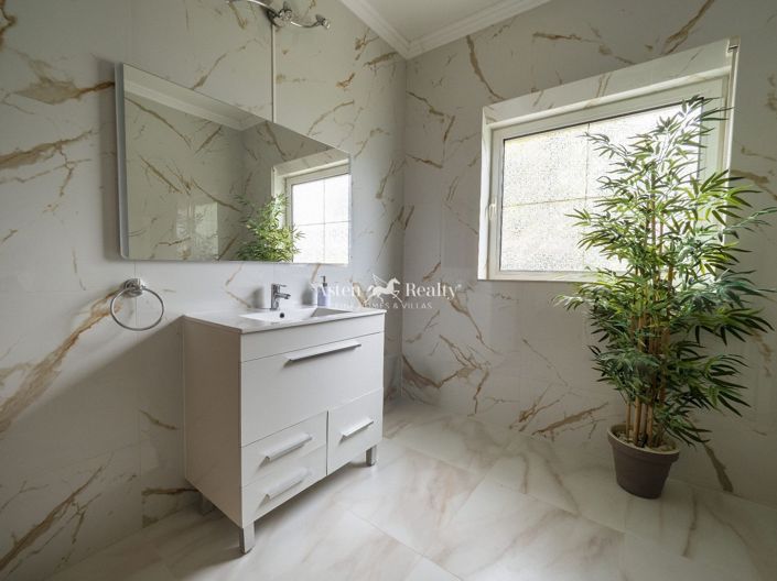 Image No.53-11 Bed Villa for sale