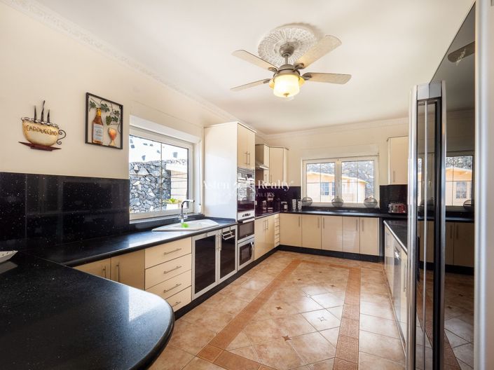 Image No.55-11 Bed Villa for sale