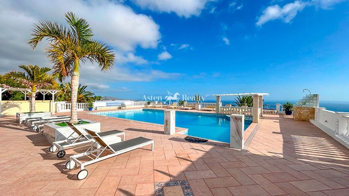 Image No.85-11 Bed Villa for sale