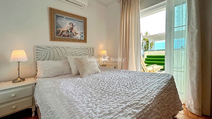 Image No.89-11 Bed Villa for sale