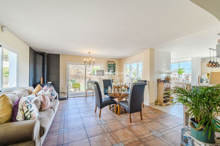 Image No.12-3 Bed Villa for sale