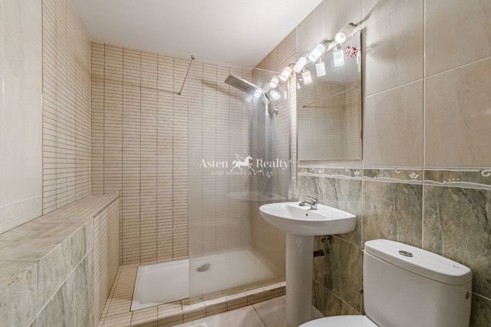 Image No.5-3 Bed Villa for sale