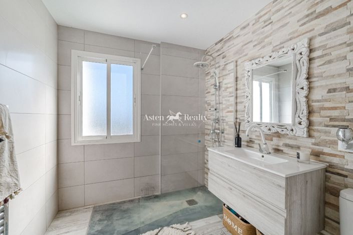 Image No.6-3 Bed Villa for sale